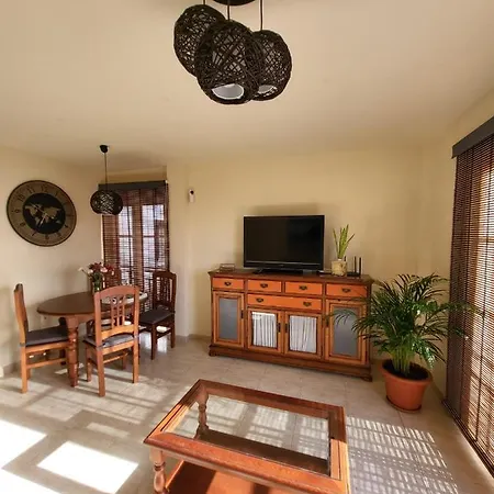 Next To Ajabo Pool & Ocean View Apartment